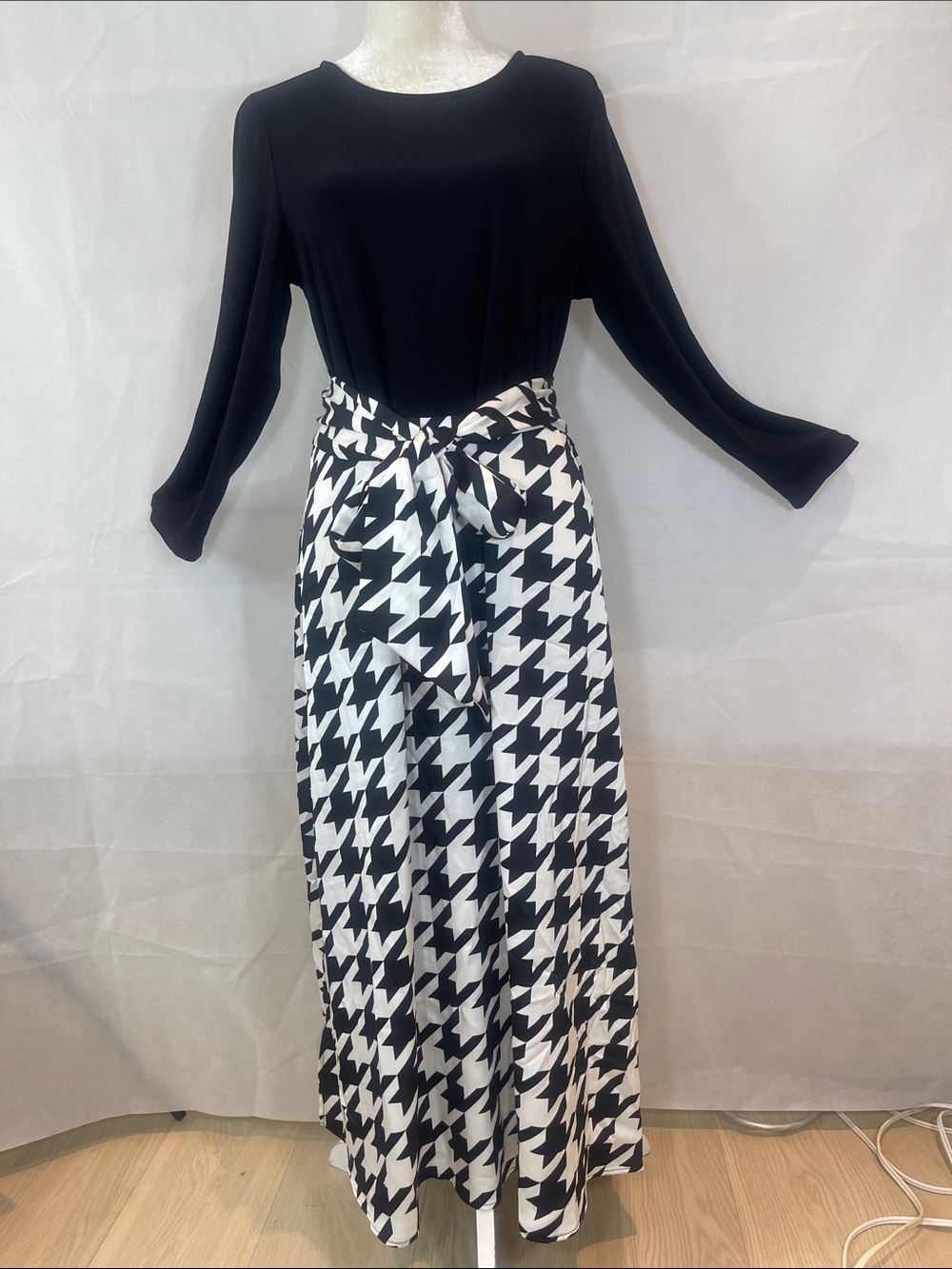 Anne Klein Black Top with Black and White Houndstooth Maxi Skirt .